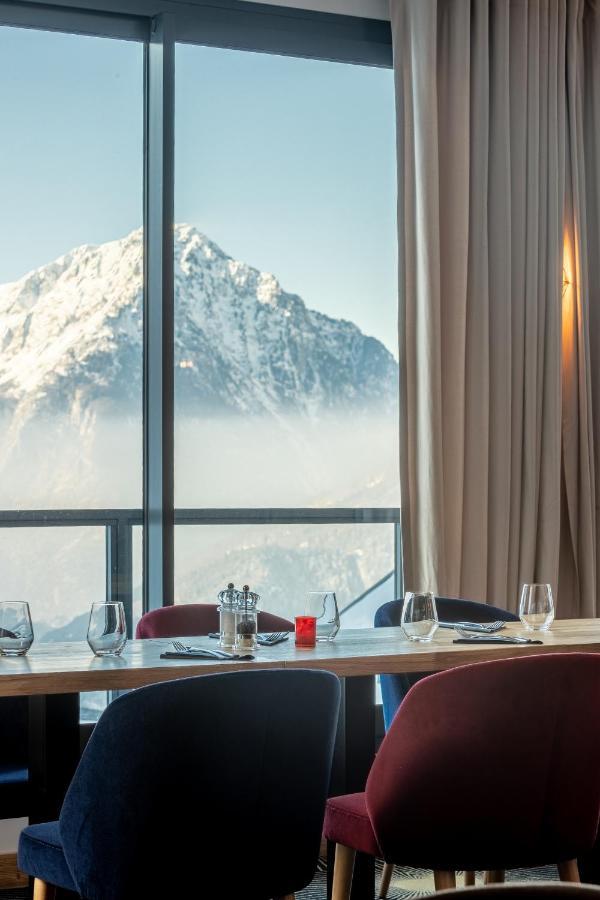 Madame Vacances Hotel Les Cimes Vaujany Bagian luar foto